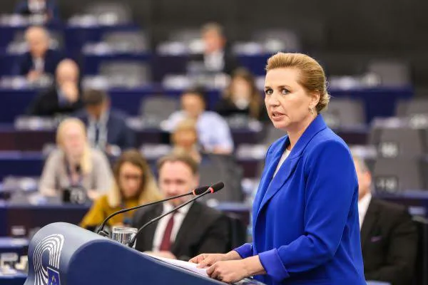 Прем’єр-міністр Данії Метте Фредеріксен назвала радикально налаштованих мігрантів «внутрішнім ворогом» ЄС