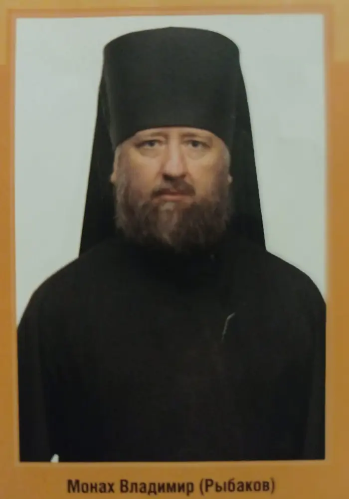 У Лаврі голий чернець викинувся у вікно