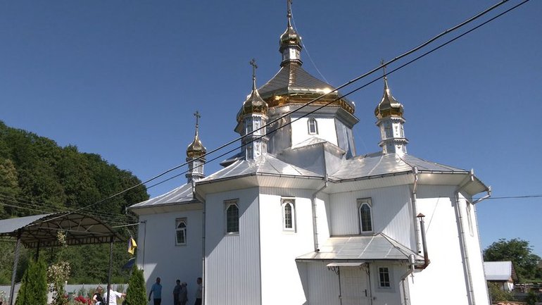Частина родинного села Онуфрія підтримує рішення про позбавлення його громадянства