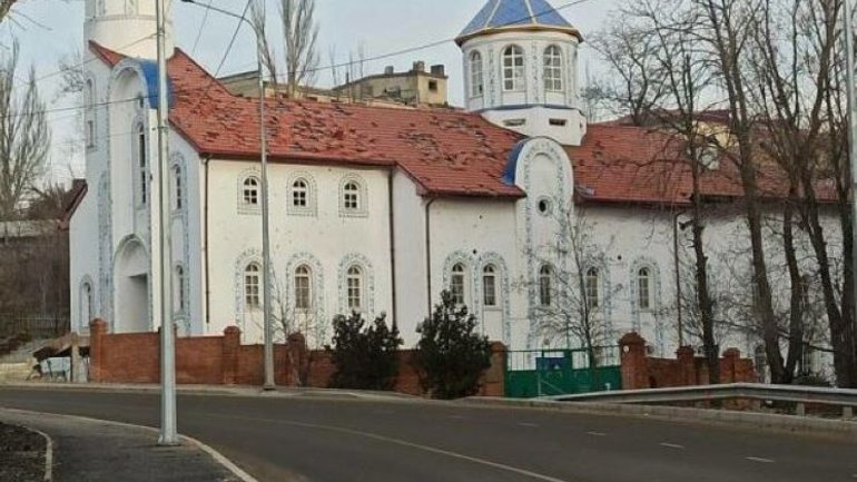 Окупантам в Маріуполі заважає петриківський розпис храму ПЦУ