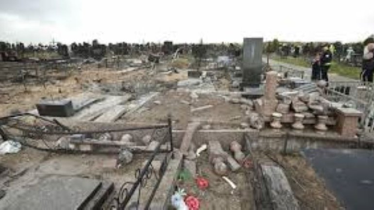 Ворожий дрон влучив у кладовище в Чернігові