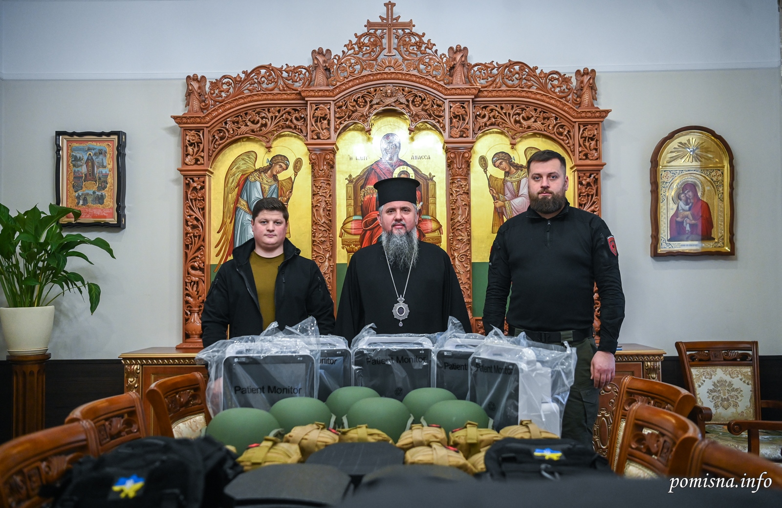 Митрополит Епіфаній передав допомогу для Відділу соцслужіння Київської Митрополії