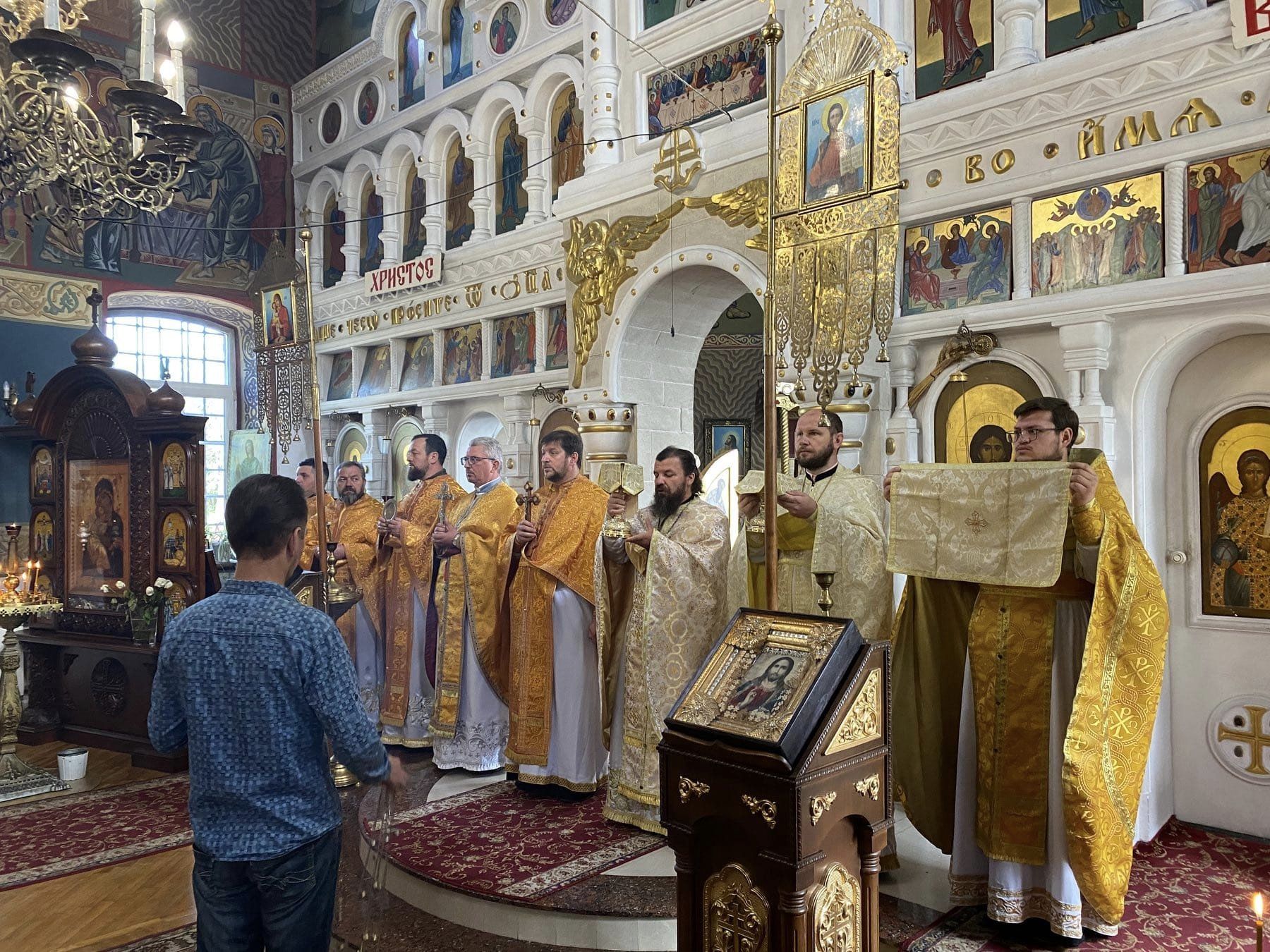 У храмі на Київщині відбулася перша служба українською мовою