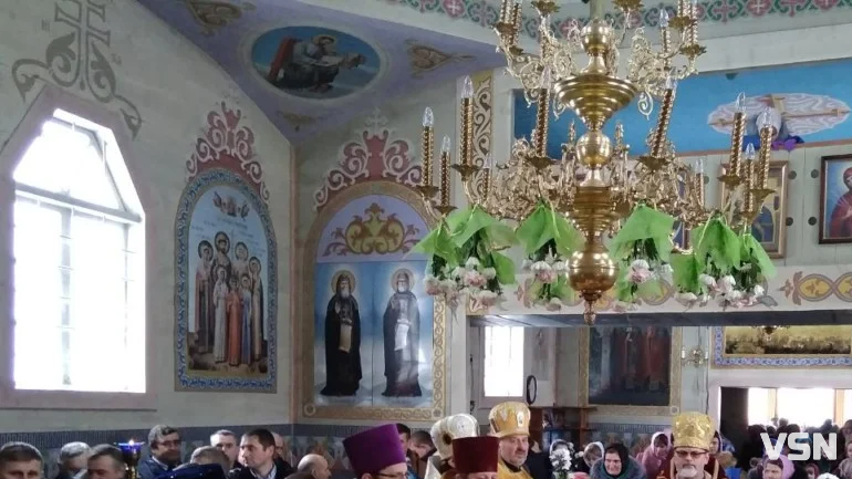 У храмі УПЦ на Волині висять ікони російського царя Миколи ІІ з сім'єю