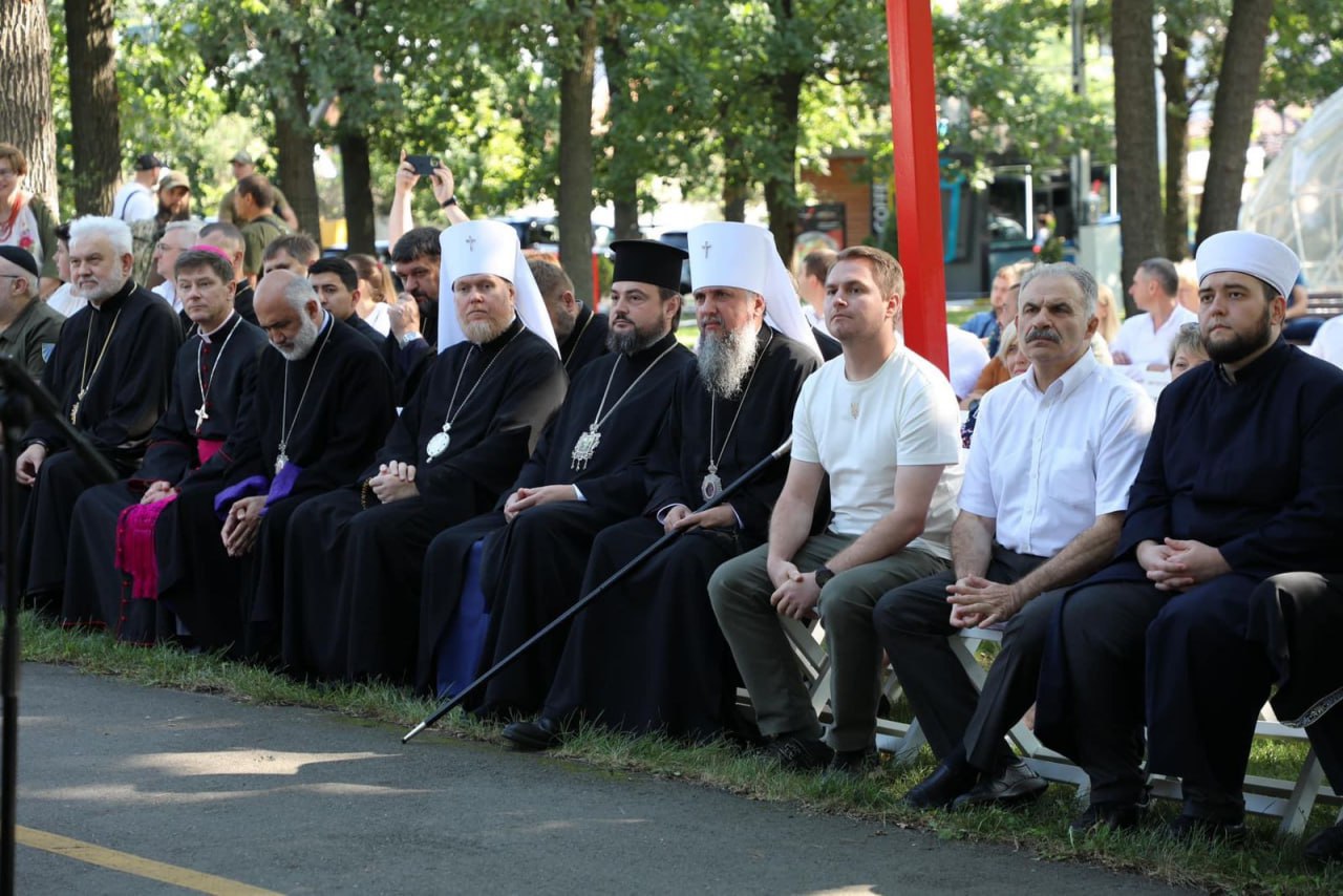 Напередодні Дня Незалежності Київська ОВА провела в Ірпені Молитовний сніданок
