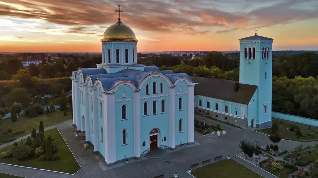 Волинські нардепи просять не допустити продовження оренди УПЦ на Успенський собору у Володимирі