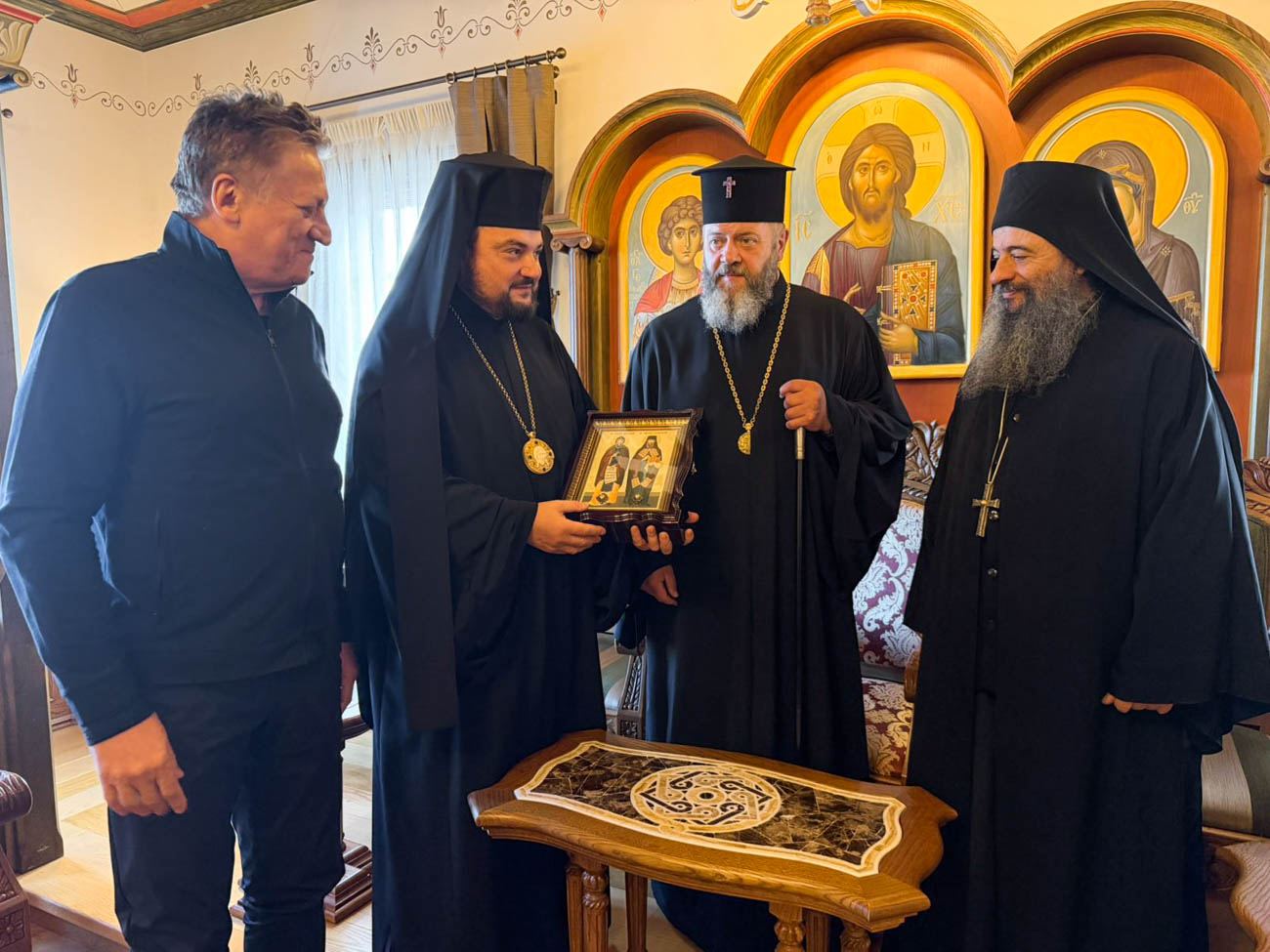 Паломники з України зустрілися з ігуменом монастиря Пантократор