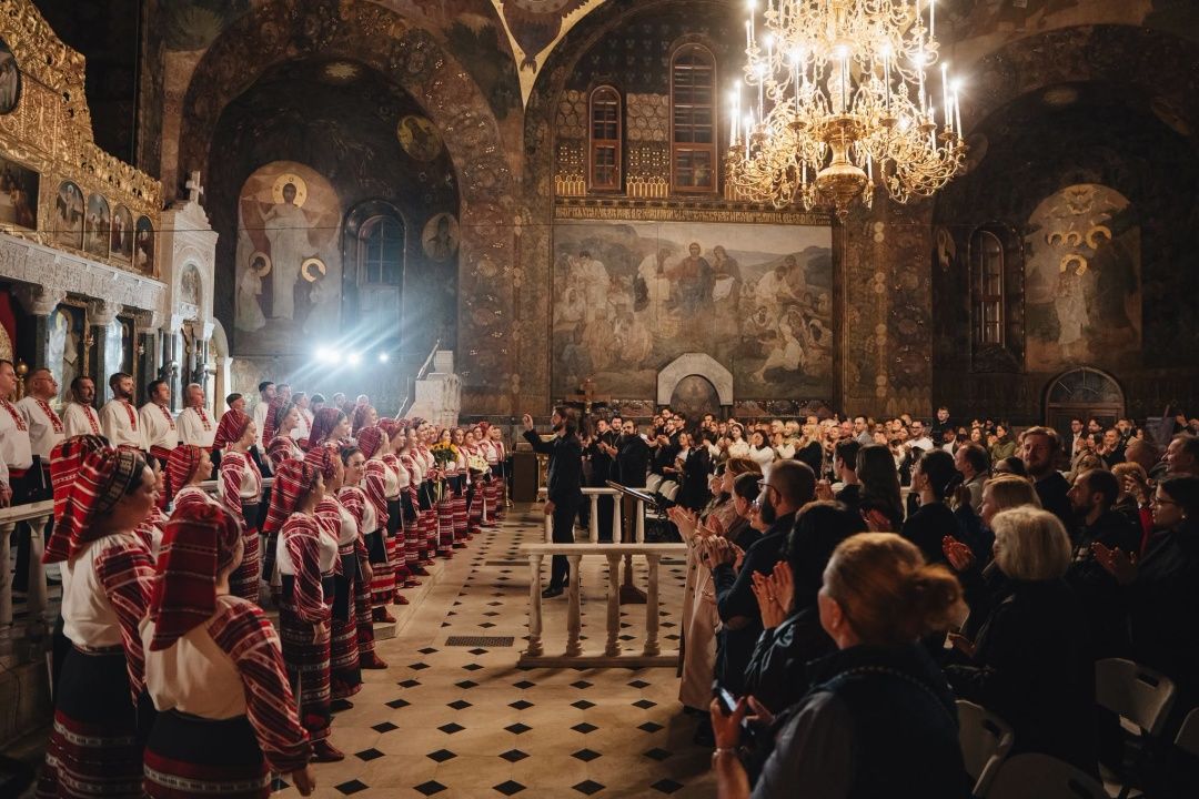 У Києво-Печерській лаврі хор імені Верьовки виконав Літургію композитора Кирила Стеценка - фото 177368