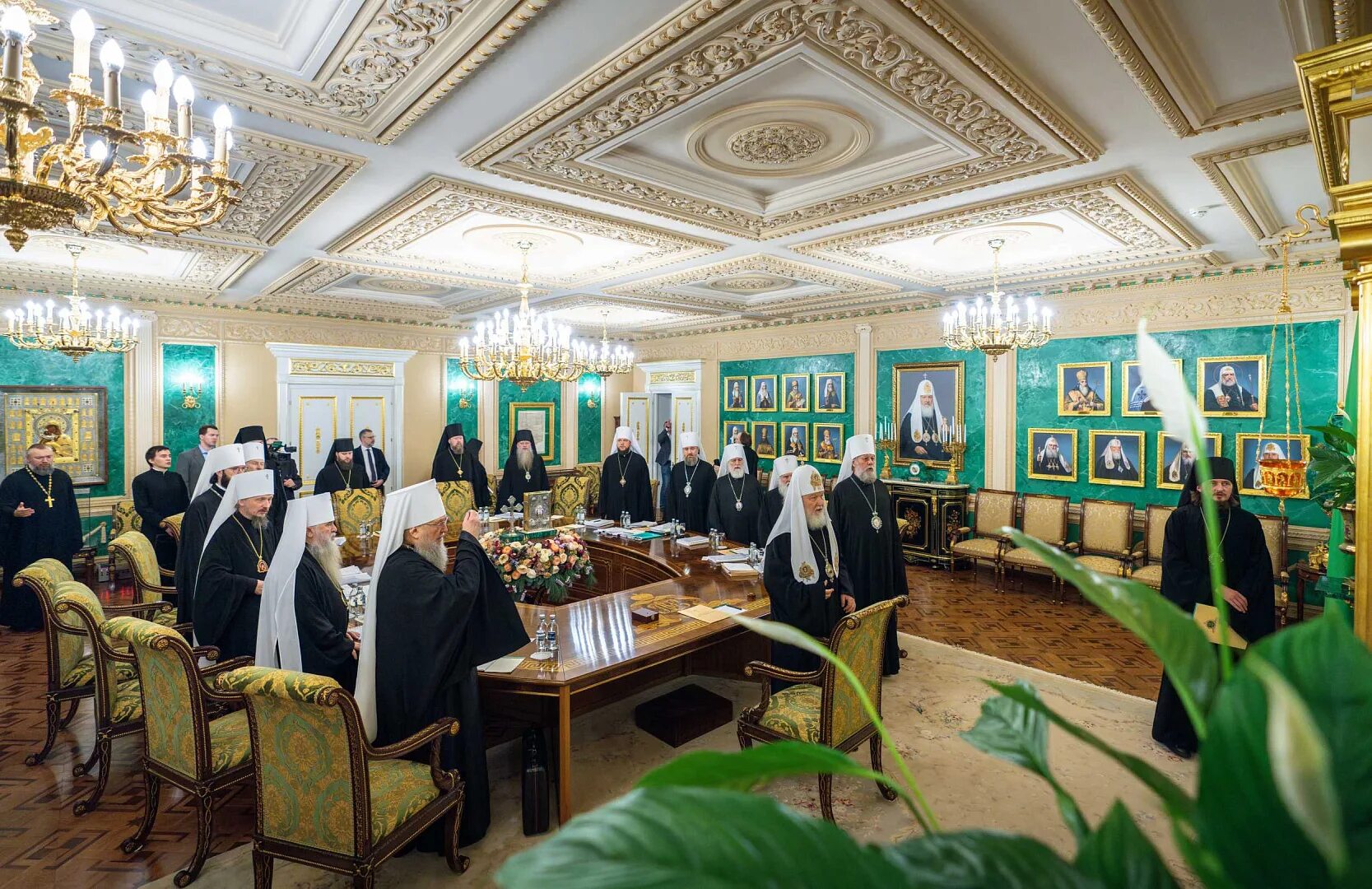 РПЦ заборонила майбутнім священникам критикувати Церкву в інтернеті та заробляти на блогах