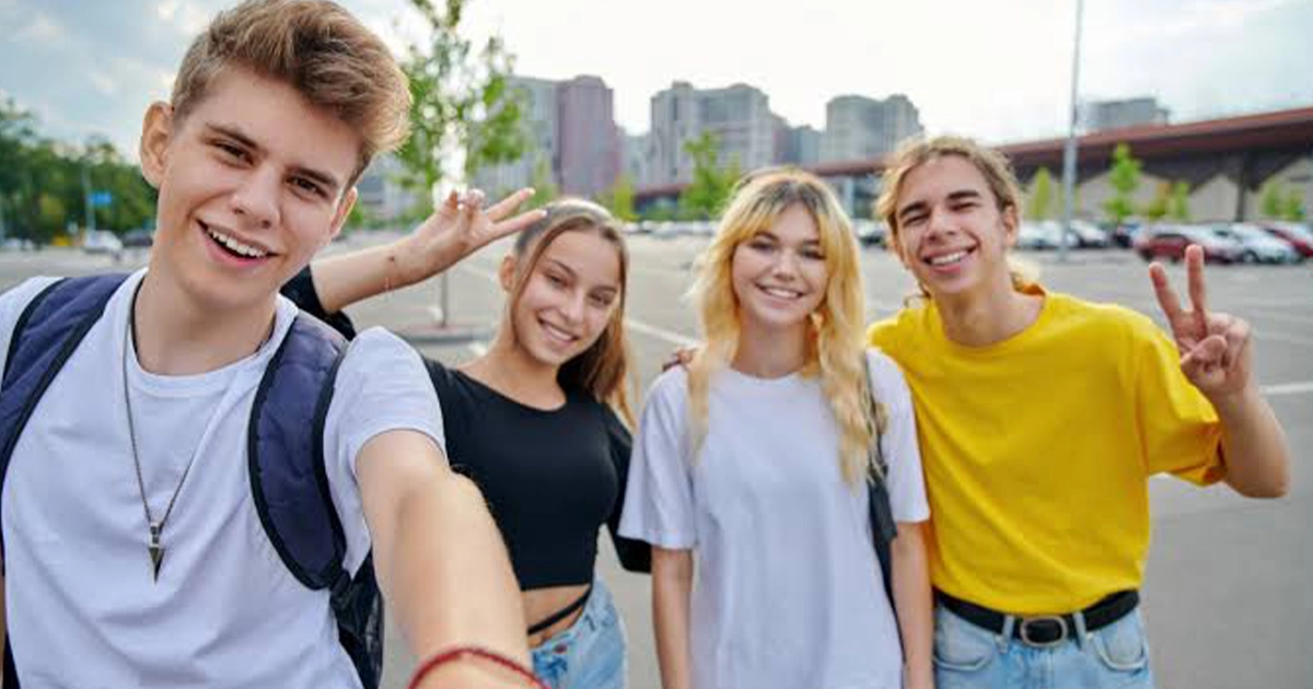 19% українських підлітків планують жити й працювати за кордоном — дослідження