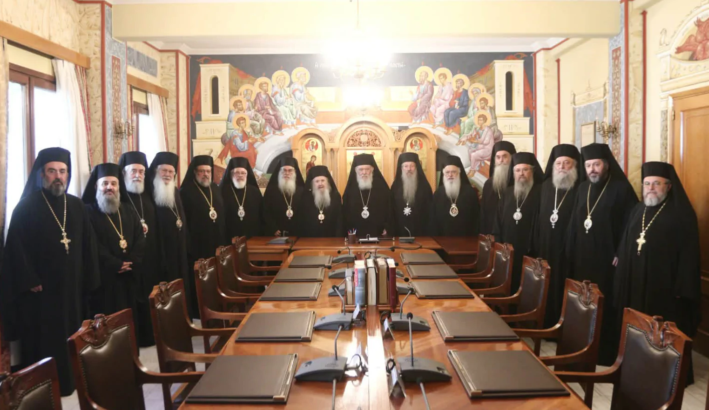 У Елладській Церкві розгорілася гостра дискусія щодо статусу вікарних єпископів