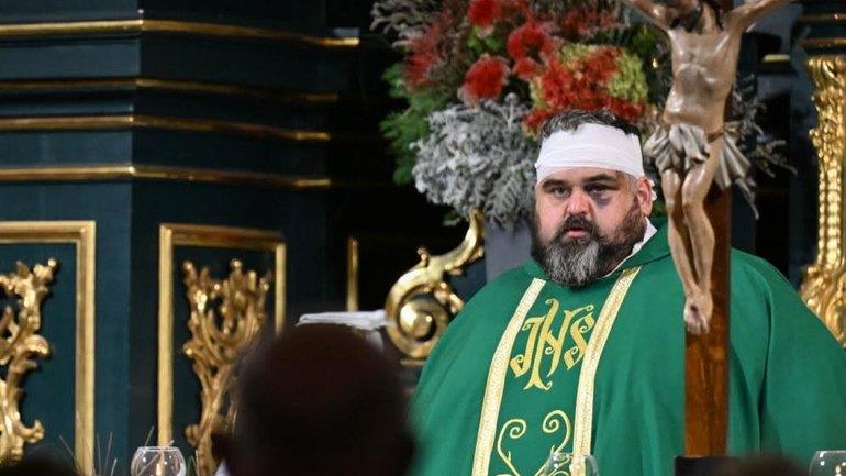 Поранений під час нападу на монастир священик закликав не звинувачувати весь український народ