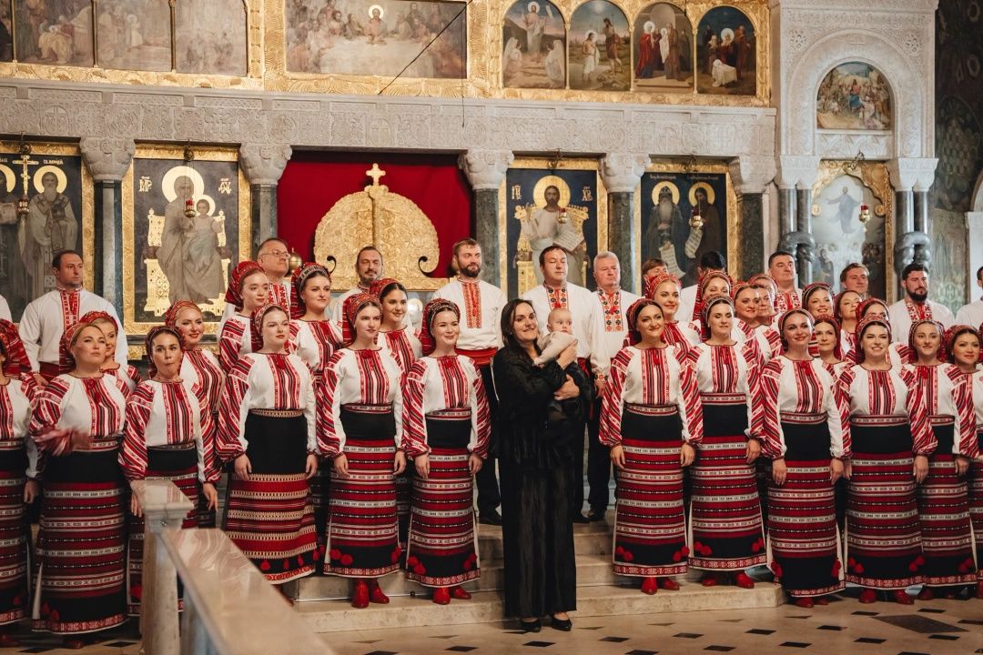 У Києво-Печерській лаврі хор імені Верьовки виконав Літургію композитора Кирила Стеценка - фото 177367