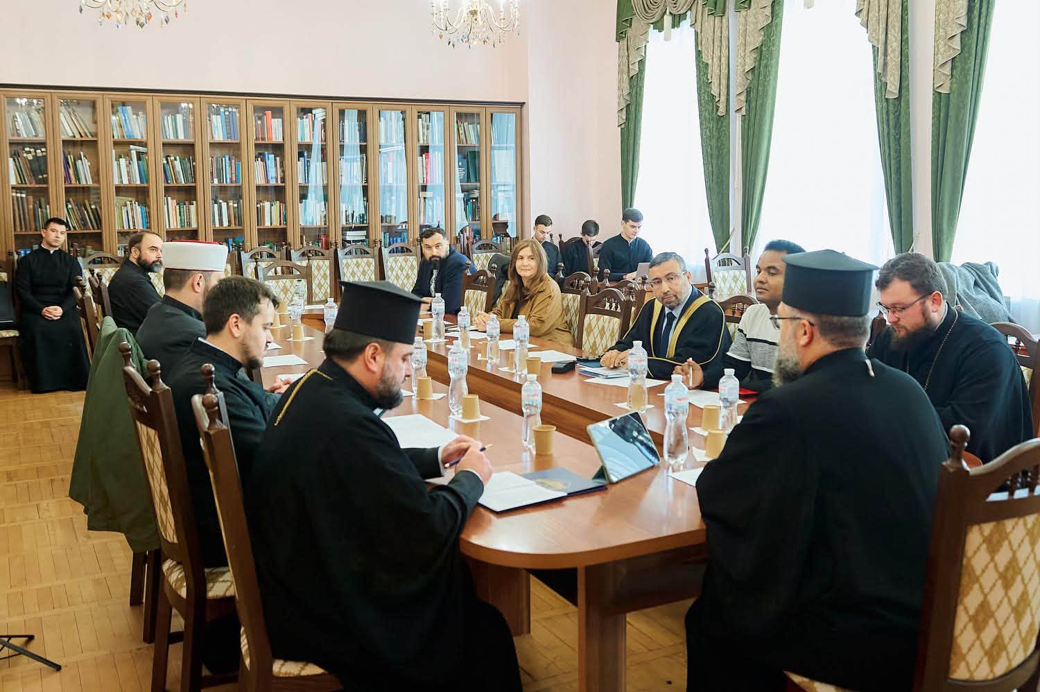 У Київській православній богословській академії представники різних релігій обговорили мир, примирення та прощення