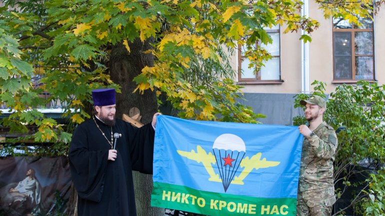 У петербурзькому соборі РПЦ влаштували змагання зі збирання автомата