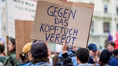 В Австрії сотні людей вийшли на протест проти заборони хіджабів у школах