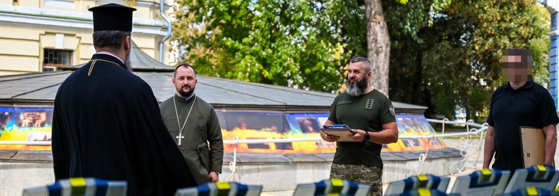 ПЦУ передала на передову ще 40 портативних дефібриляторів