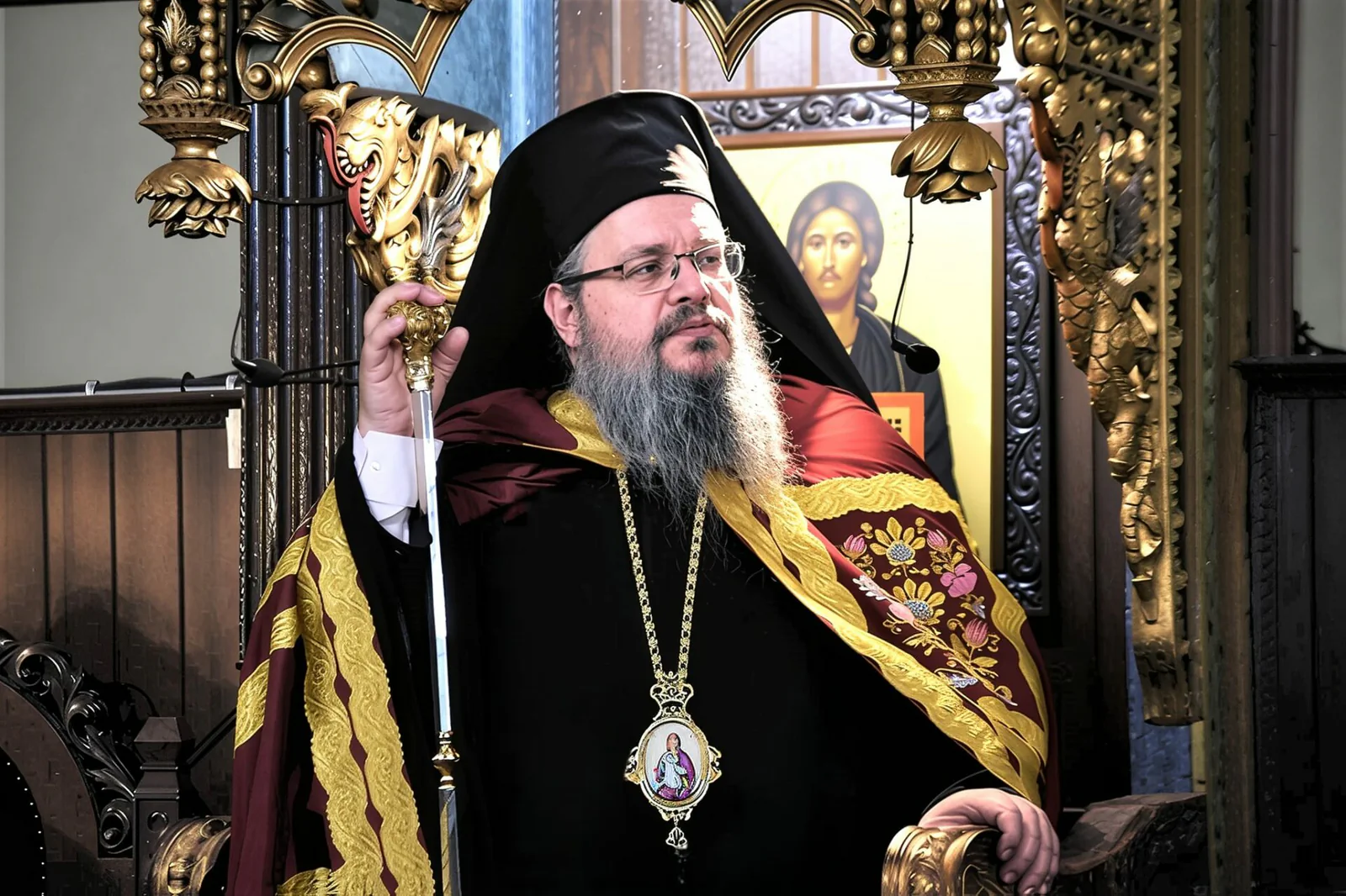 Митрополит Лариський Ієронім: Соціальні мережі не замінять активної участі в церковному житті