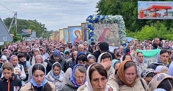 На Буковині оштрафували організаторів хресної ходи УПЦ до монастиря в Боянах
